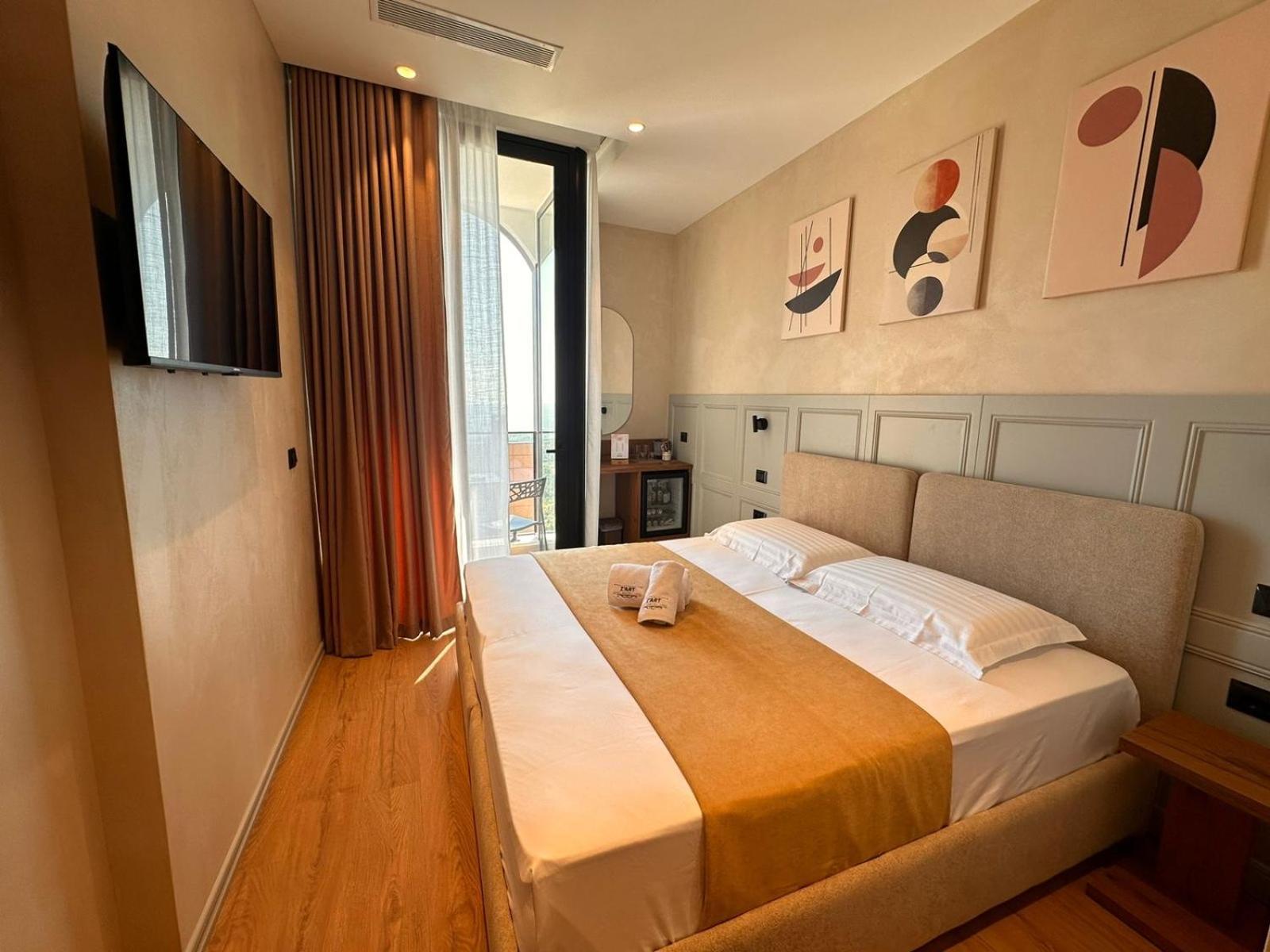Krujë Z Art Hotel מראה חיצוני תמונה